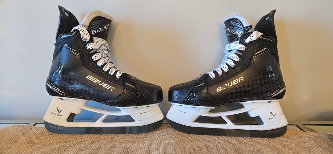 2025 Bauer Supreme Shadow Hockey Skates Regular Width Size 4 (Used)
