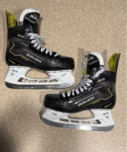 2024 Bauer S24 Supreme Elite Hockey Skates Extra Wide Width EE Size 6 Only worn in the Store