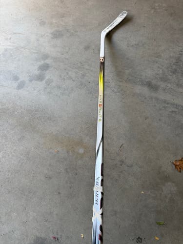 Senior Bauer Vapor Hyperlite 2 Right Handed Hockey Stick P88 70 Flex (Used)