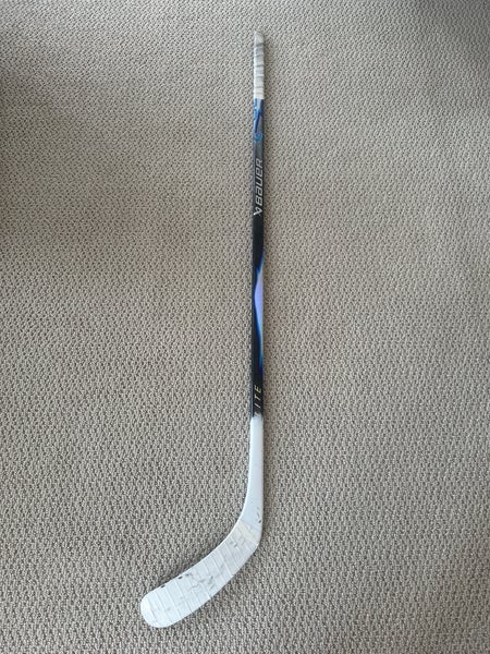 Intermediate Bauer Vapor FlyLite Left Hand Hockey Stick P92 65 Flex (Used)