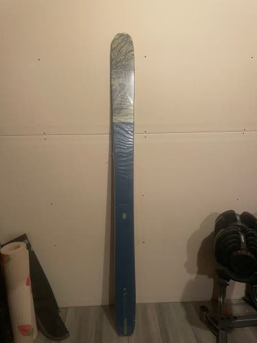 K2 179 cm Skis (New)