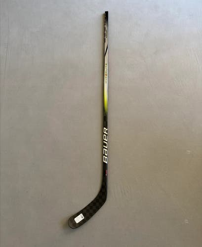 New 77 Flex P90TM Senior Bauer Vapor Hyperlite 2 Right Handed Hockey Stick