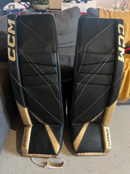 35+2 CCM Extreme Flex E6.9 Goalie Leg Pads (Used/Like New)