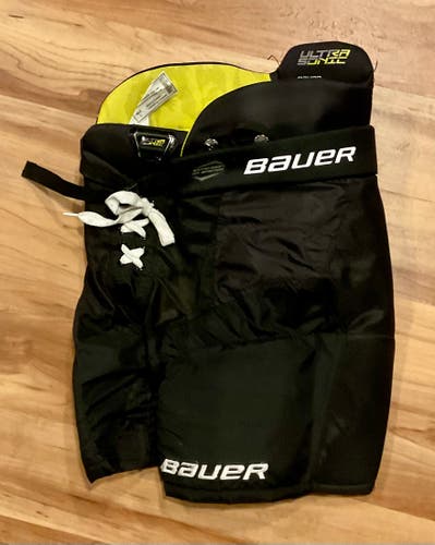 Youth Large Bauer Supreme Ultrasonic Hockey Pants (Used)