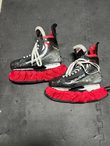 2023 Bauer Vapor X5 Pro Hockey Skates Narrow Width 8.5 (Used)