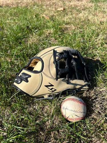 SSK Z9 Maestro 11.5” Camel/Black Spiral I Web Infield Baseball Glove
