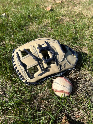 SSK Z7 Specialist LHT 11.5” Camel/Navy Spiral I Web Infield Baseball Glove