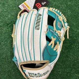 Wilson A2000 12" H12 Fastpitch Softball Infield Glove - White Teal