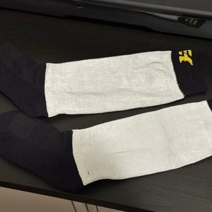 Elite Hockey, Notorious Pro-Cut Resistant Knee Sock, Level 5 with Dyneema (One Pair)