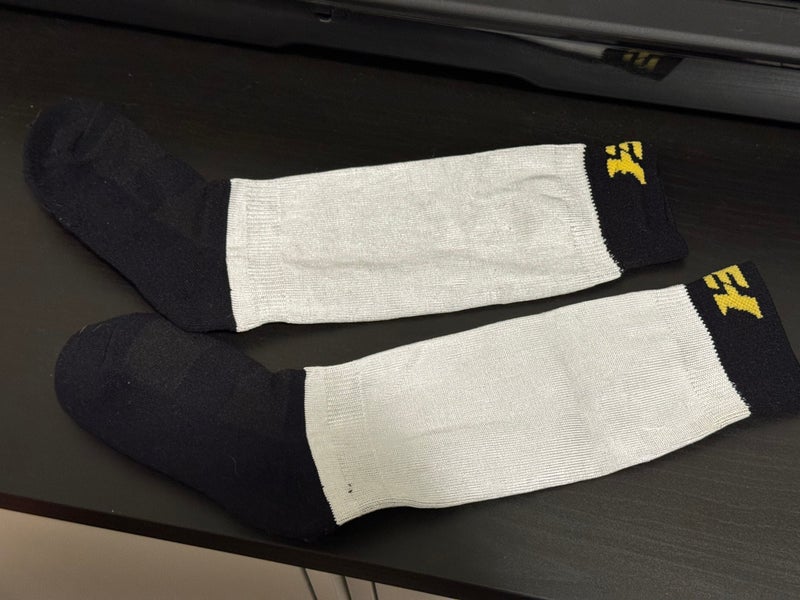 Elite Hockey, Notorious Pro-Cut Resistant Knee Sock, Level 5 with Dyneema (One Pair)