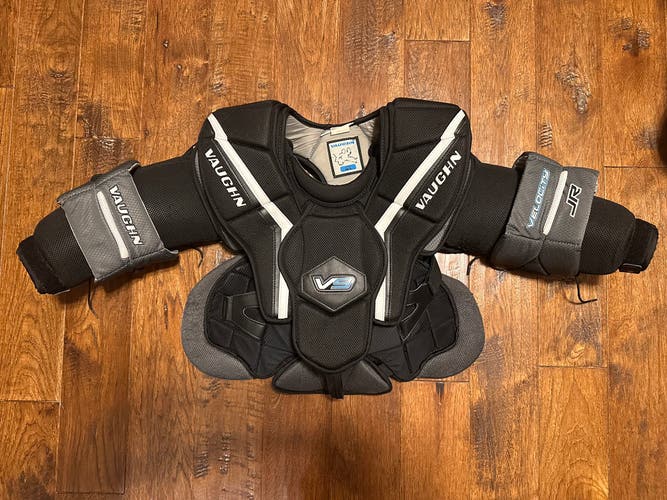 Large Vaughn Velocity V9 Goalie Chest Protector (Used)