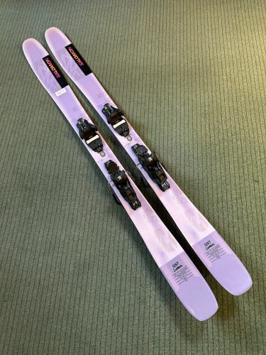 Women's 2024 Salomon QST Lumen 98 168 cm All Mountain Skis With Salomon Strive 11 GW Demo Bindings