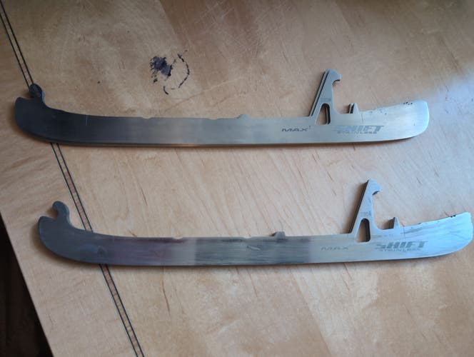 Two sets of True Shift Max 7 Runners, 280 mm