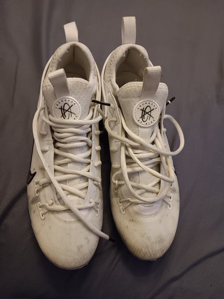 White Men's Size M 8.5 (W 9.5) Adult Nike Low Top Molded Cleats (Used)