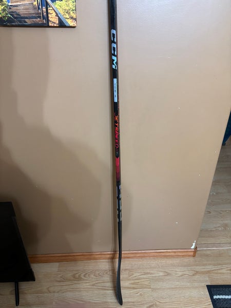 Senior CCM JetSpeed FT7 Pro Right Handed Hockey Stick P28 75 Flex (Used)