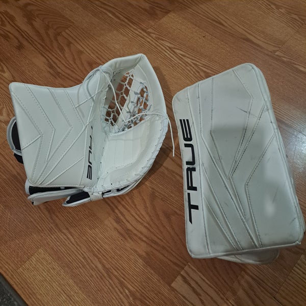 True L12.2 Regular blocker used and glove Catalyst 7x3 is brand (New)