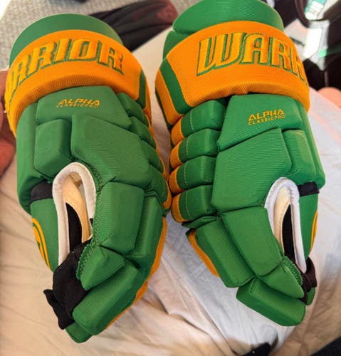 Warrior 14"  (New) Alpha Classic Pro Gloves