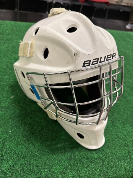 White Youth Bauer 930 Goalie Mask (Used) | 6 1/8- 6 3/4