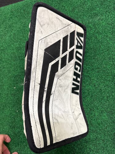 White Youth Vaughn Velocity VE8 Goalie Blocker Regular (Used)