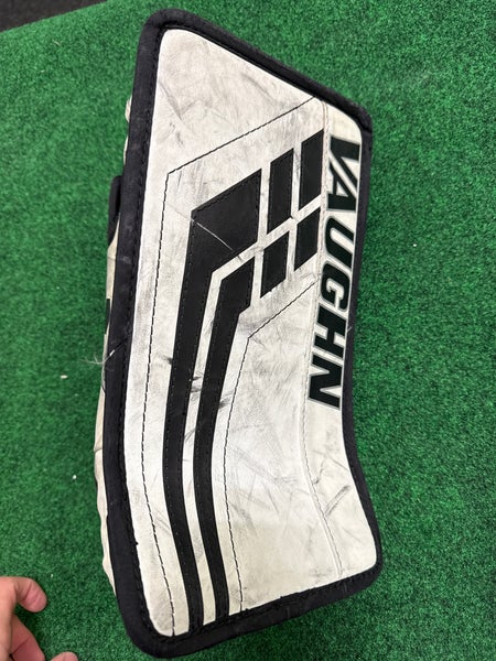 White Youth Vaughn Velocity VE8 Goalie Blocker Regular (Used)