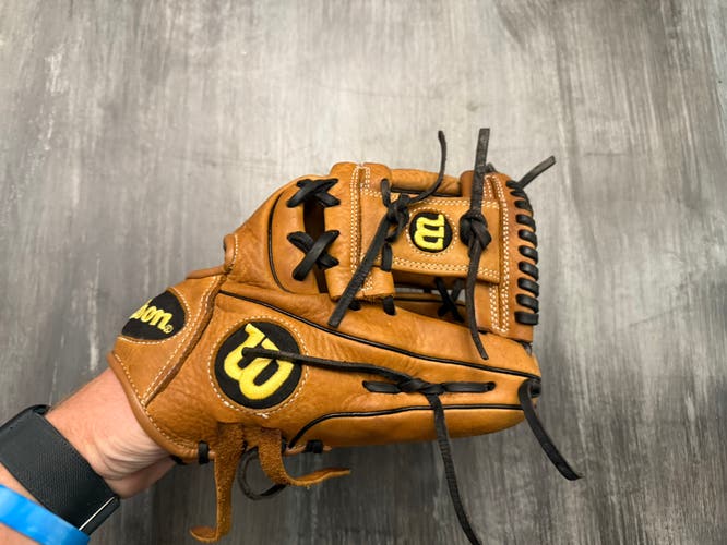 Wilson A950 RH Baseball Glove 11.5" (Used)