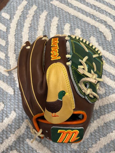 2024 Pitcher's RH Marucci Baseball Glove 12" (New)
