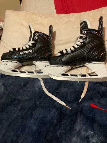 2022 Bauer XLP Hockey Skates Regular Width Size 4 (New)