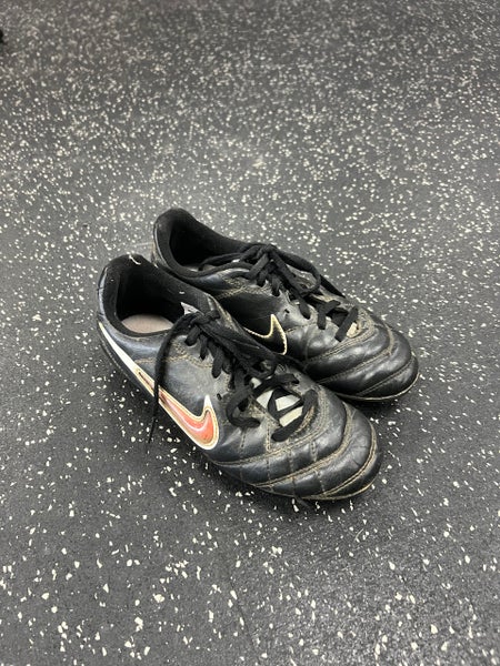Used Nike Soccer Cleats Black Junior 02 11849-S000033498