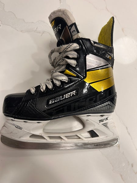 2020 Bauer Supreme 3S Pro Hockey Skates Regular Width Size 3 (Used)
