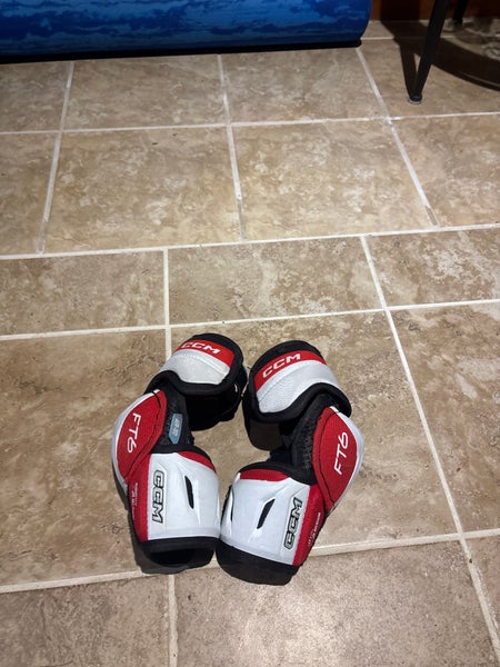 Junior Medium CCM JetSpeed FT6 Elbow Pads (Used)