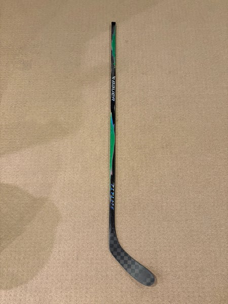 Senior Bauer Vapor FlyLite Left Hand Hockey Stick P28 77 Flex (New)