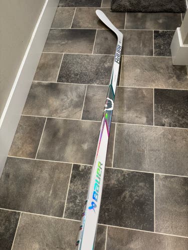 Senior White Bauer Proto2 Left Hand Hockey Stick P92 70 Flex (New)