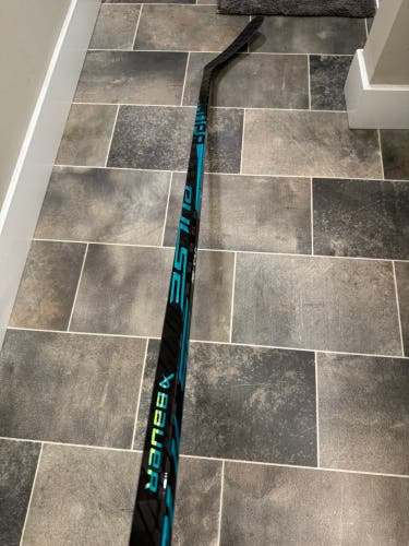 Senior Bauer Pulse Right Handed Hockey Stick P88 70 Flex (New)