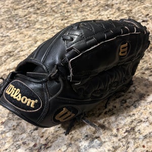 Used Wilson A2000 Right Hand Throw Baseball Glove 11.75"