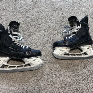 Bauer Supreme Matrix Hockey Skates 9.5 (Used)