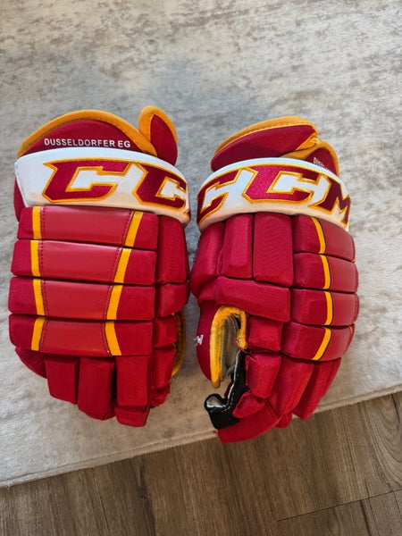 CCM Tacks 4 Roll Gloves 14" (Used)
