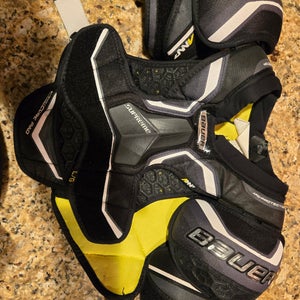 Large Junior Bauer Supreme 2S Pro Shoulder Pads (Used)