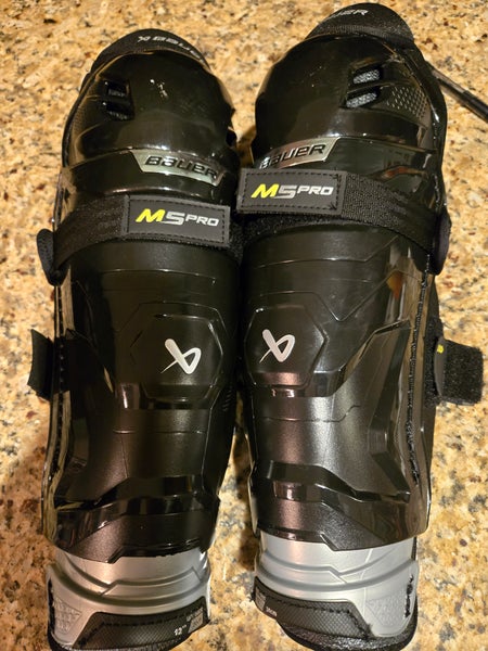 Junior Bauer Supreme M5 Pro 12" Shin Pads (Used)