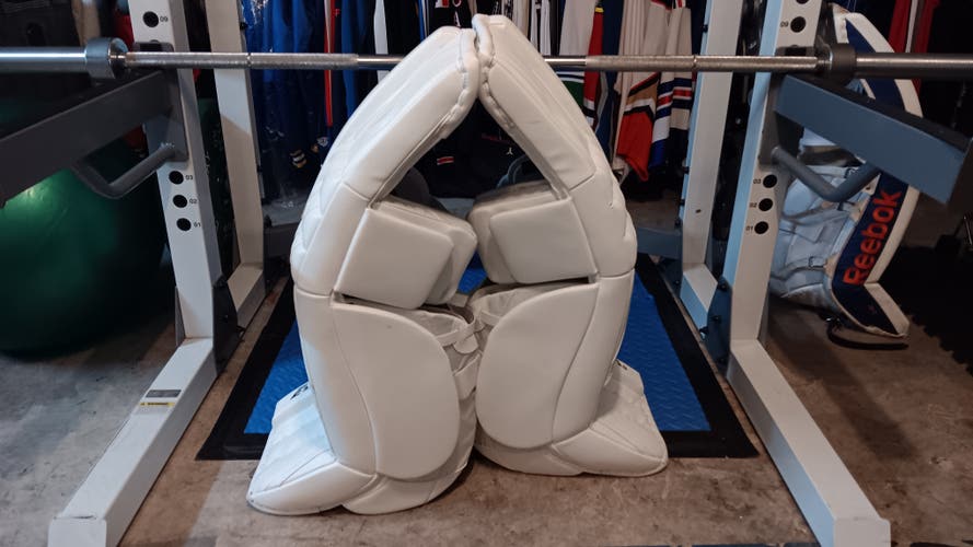 Used CCM PREMIER R 1.9 Goalie Leg Pads Senior White 34" 11613-S000168376