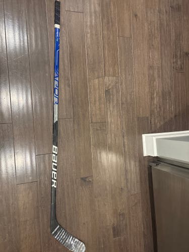 Senior Bauer Vapor Hyperlite Hockey Stick 77 Flex Pro Stock (Used)
