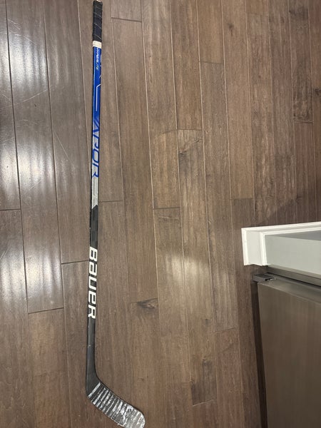 Senior Bauer Vapor Hyperlite Hockey Stick 77 Flex Pro Stock (Used)