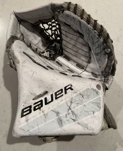 Bauer Vapor X700 Regular Junior Catch Glove (Used)