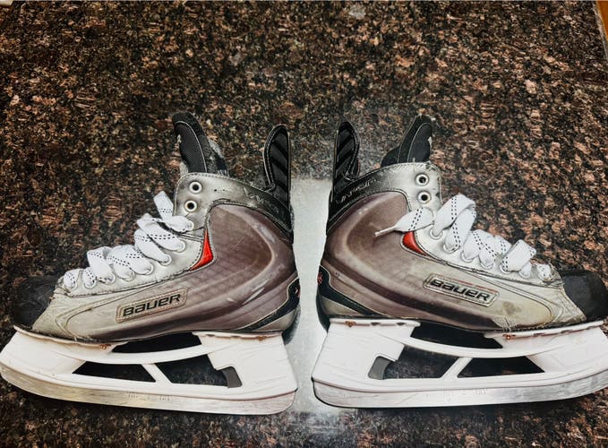 Bauer Vapor X60 Skates Size 9D (great condition)