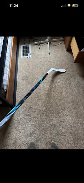 Intermediate Bauer Nexus tracer Right Handed Hockey Stick P28 65 Flex (Used)