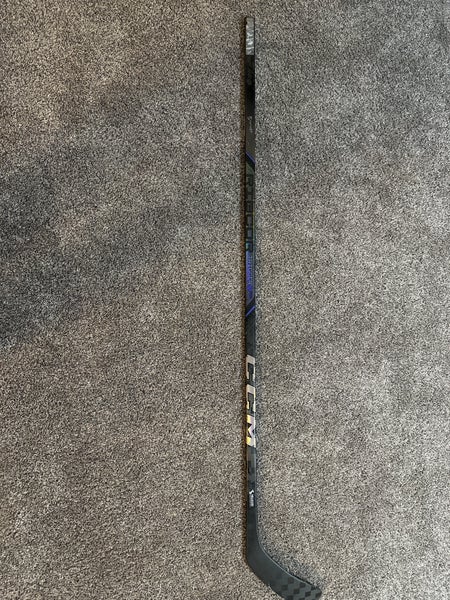 Senior CCM Ribcor Trigger 9 Pro Right Handed Hockey Stick P28 75 Flex (New)