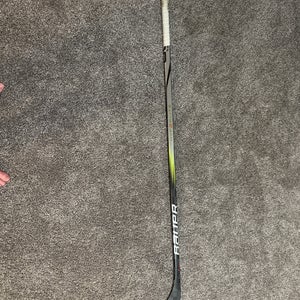 Senior Bauer Vapor Hyperlite 2 Right Handed Hockey Stick P92 70 Flex (used 2 times)
