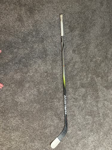 Senior Bauer Vapor Hyperlite 2 Right Handed Hockey Stick P92 70 Flex (used 2 times)