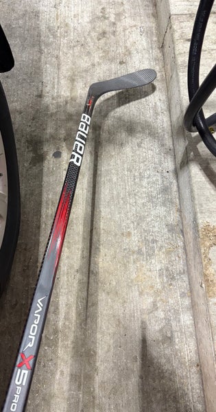 Senior Bauer Vapor X5 Pro Right Handed Hockey Stick P28 87 Flex (New)