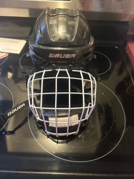 Medium Bauer Re-Akt 95 Helmet (Used)