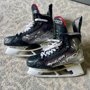 Bauer Vapor Hyperlite It Hockey Skates Extra Wide Width Pro Stock 8 (Used)